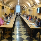 Los presidentes de las 32 comarcas de Arag�n y el consejero de Pol�tica Territorial han rubricado hoy la firma del convenio que permitir� desbloquear una partida de unos 20 millones de euros                                                                 